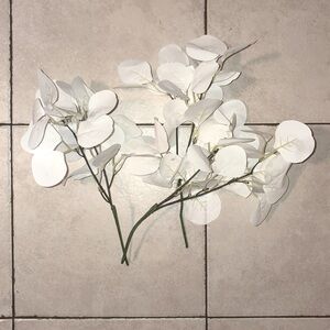 Artificial white eucalyptus bunches